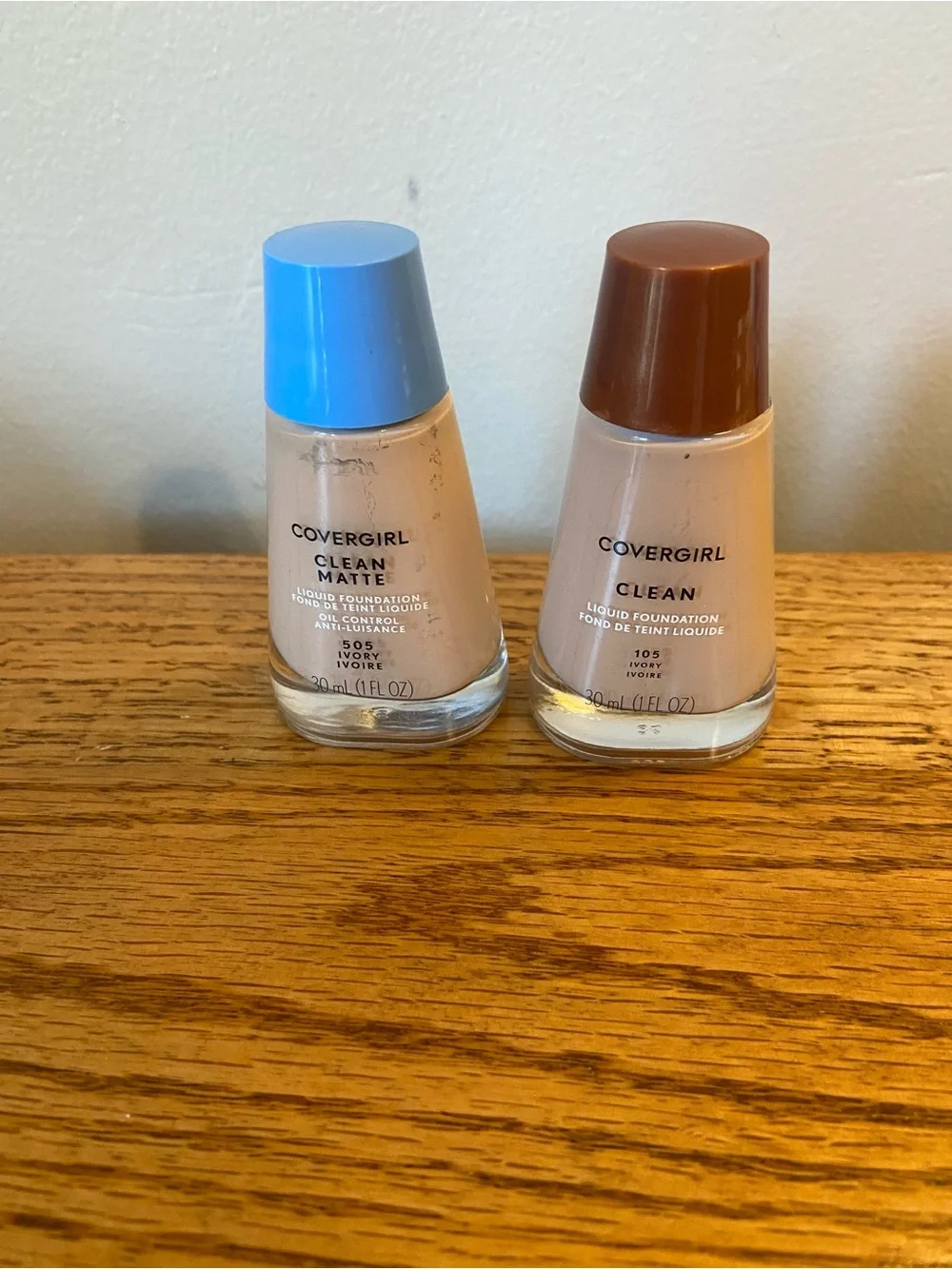 COVERGIRL Clean Matte Liquid Foundation 105 Ivory 505 525 Buff Beige original 3